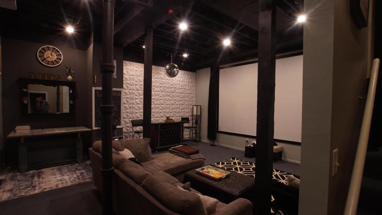 160Inch Home Movie Theater- Great For Movie Night! 오마하 외부 사진